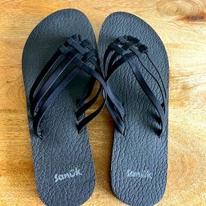 Sanuk Black Yoga Mat Flip Flops